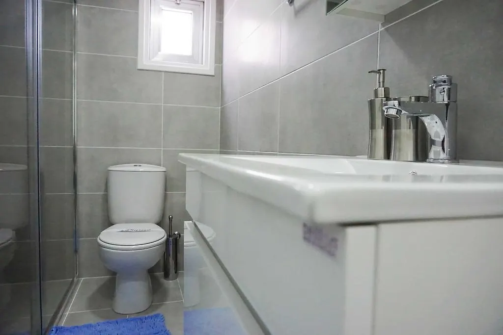 Lazuli Sea View Beachfront Ap 43 Larnaca
